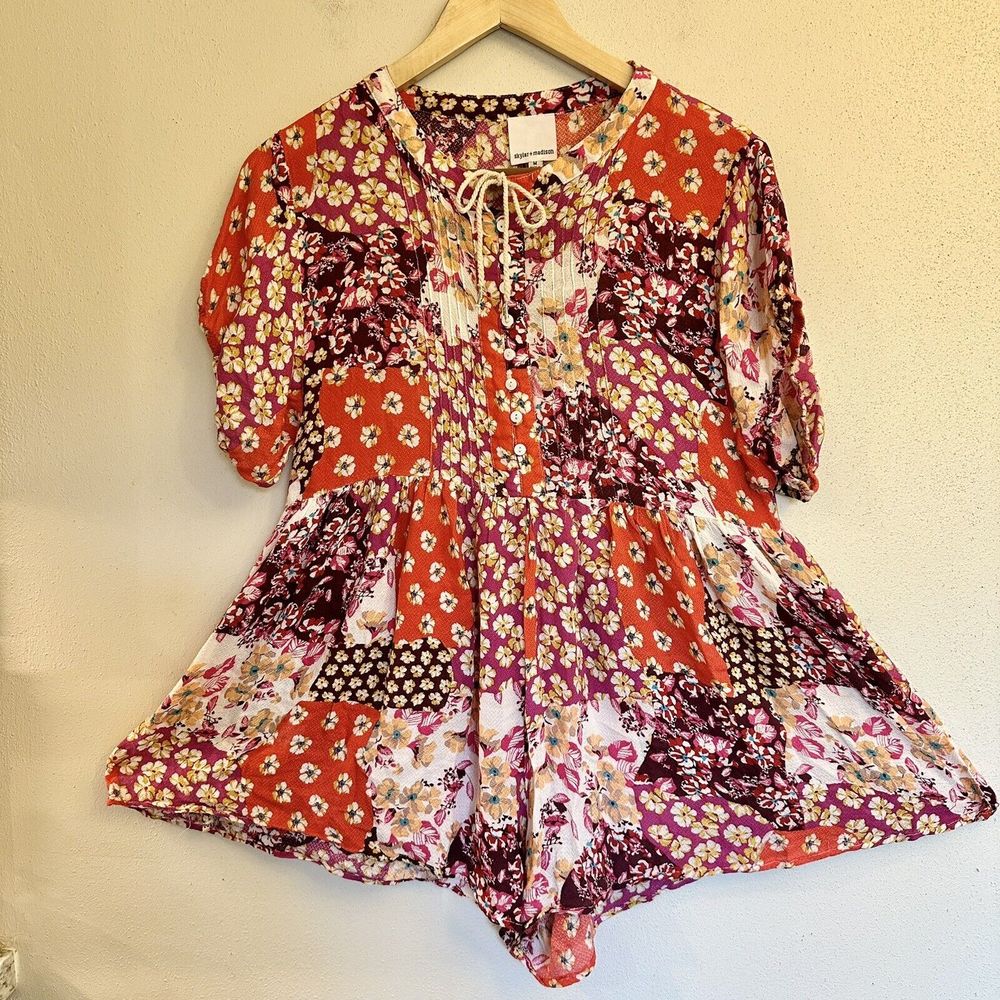 Skylar + Madison Red Floral Romper Size M‎ Elastic Waist Summer Kayle Amore Set